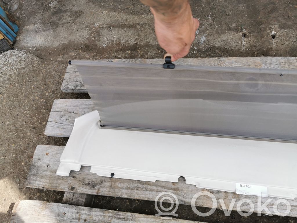 Mehānisks aizmugurējā loga aizkars