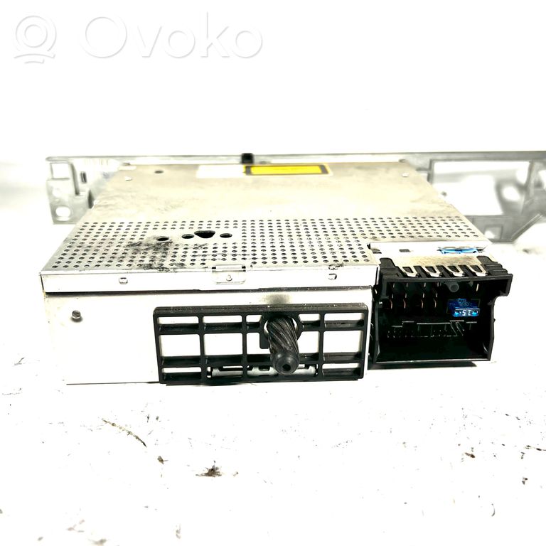 Radio / CD/DVD player / navigation