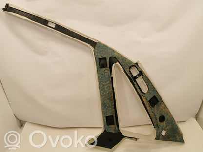 (C) statņa dekoratīvā apdare