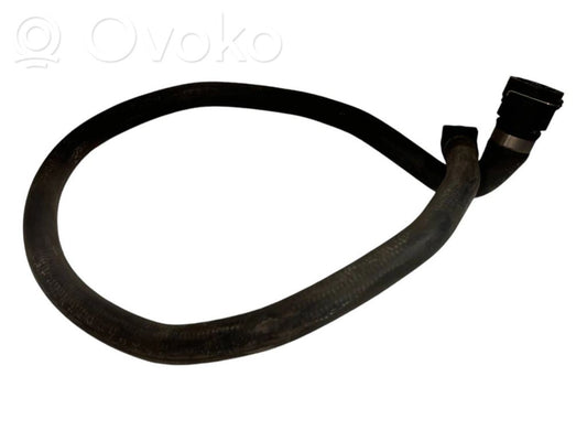Caurulīte (-es) / šļūtene (-es)