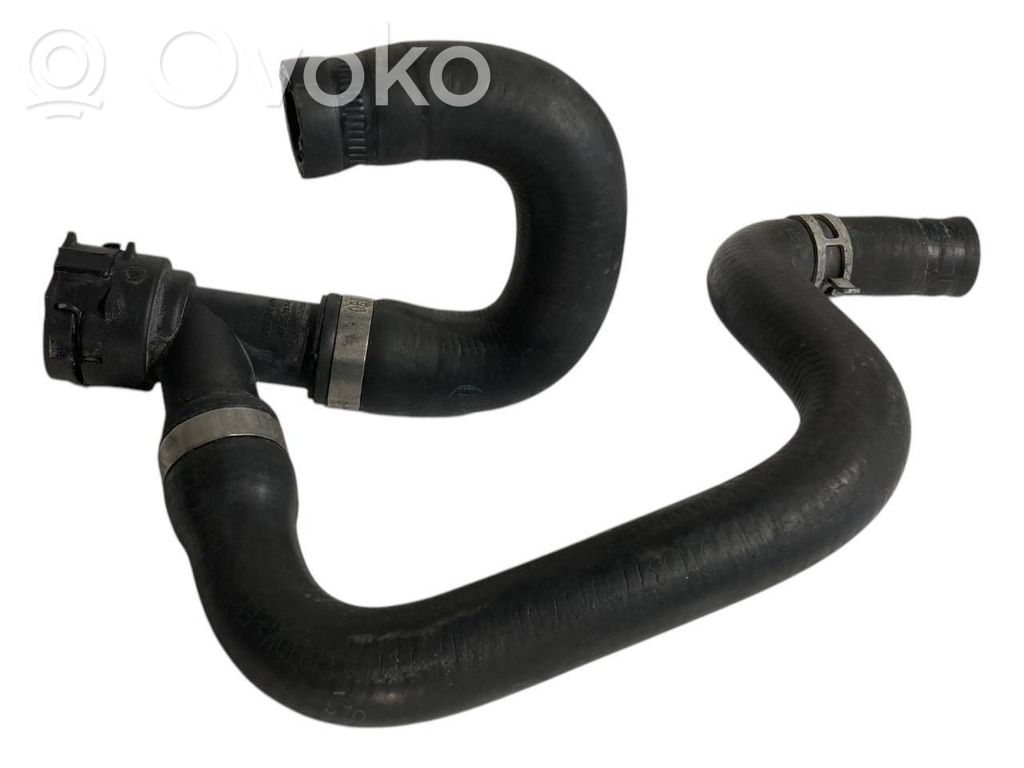 Caurulīte (-es) / šļūtene (-es)