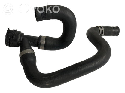 Caurulīte (-es) / šļūtene (-es)