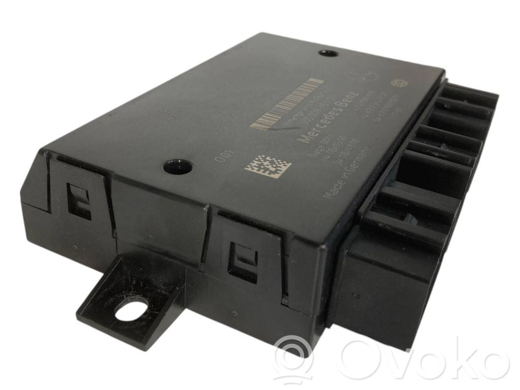 Piekabes āķa vadības bloks