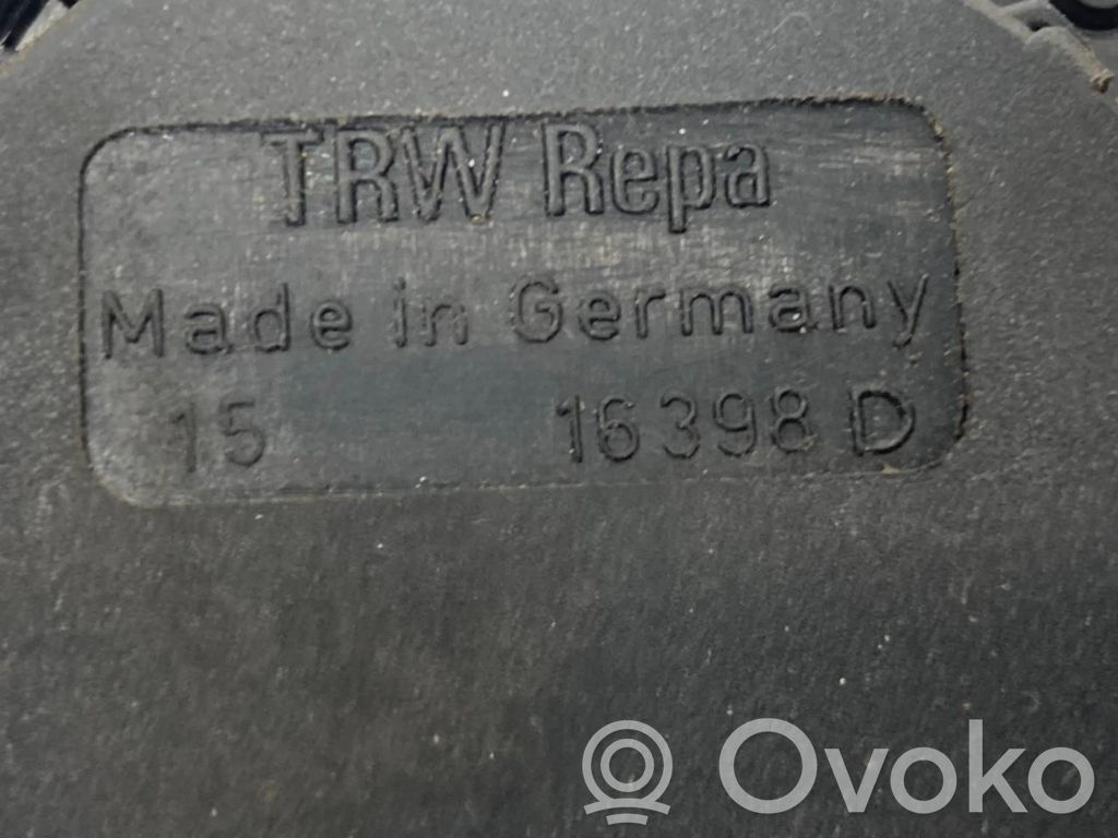 Задний ремень безопасности