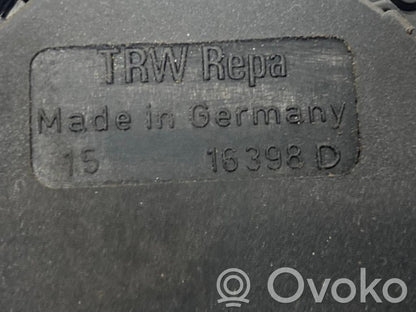 Задний ремень безопасности