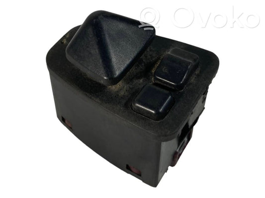 Sānu spoguļu slēdzis