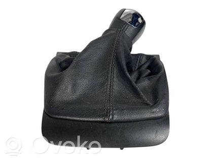 Ātrumu pārslēgšanas sviras dekoratīvā apdare (āda, uzgalis)