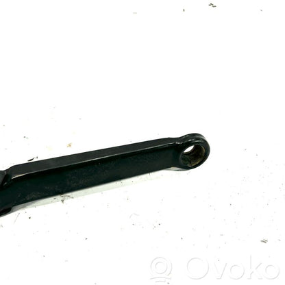 Priekšējā loga tīrītāja kājiņa