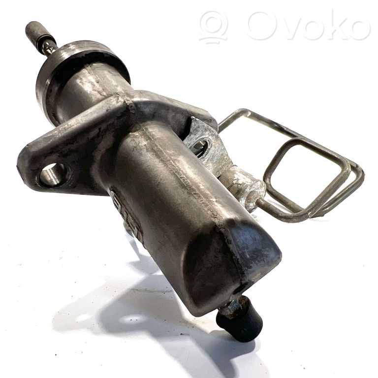 Главный цилиндр сцепления