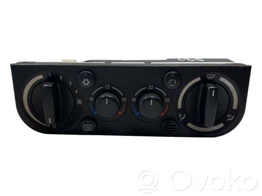 Gaisa kondicioniera / klimata kontroles / salona apsildes vadības bloks (salonā)