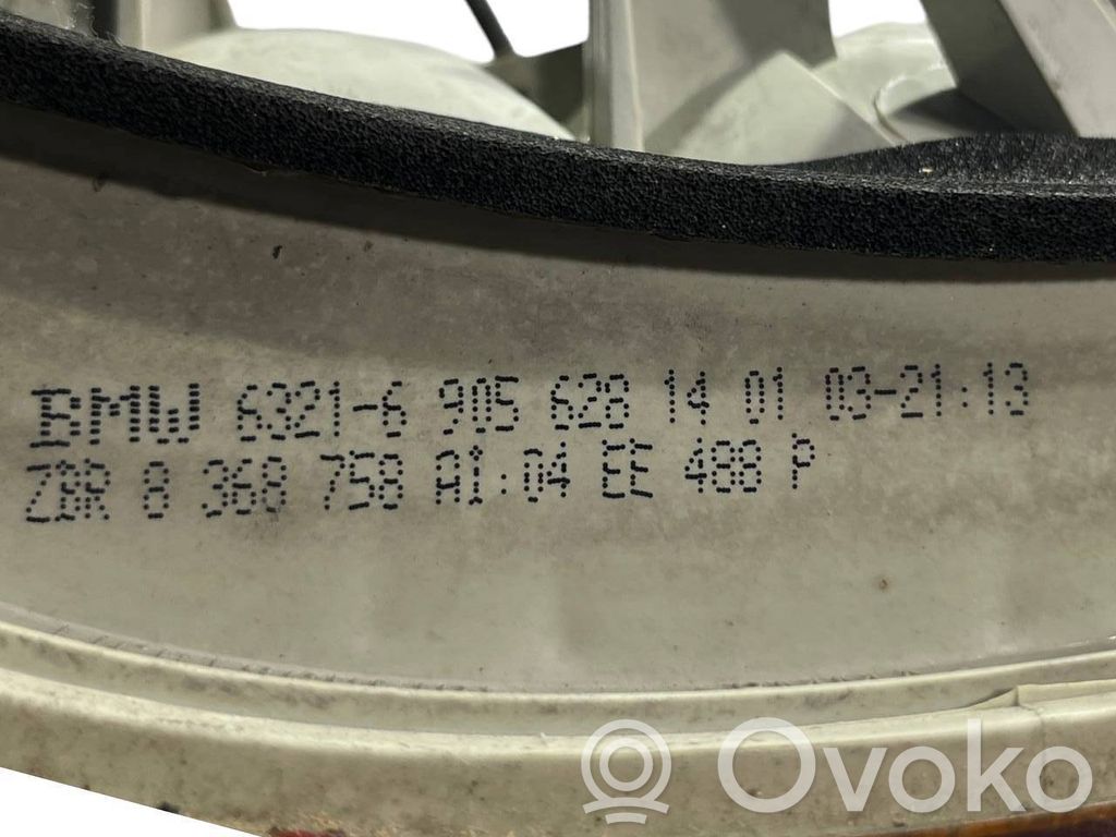 Aizmugurējais lukturis virsbūvē