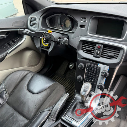 Volvo V40 R-Design 2012 – запчасти