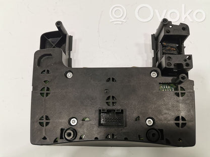 Multimediju kontrolieris