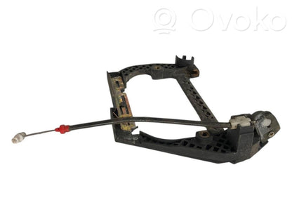 Aizmugurē turētājs / kronšteins ārējam atvēršanas rokturim