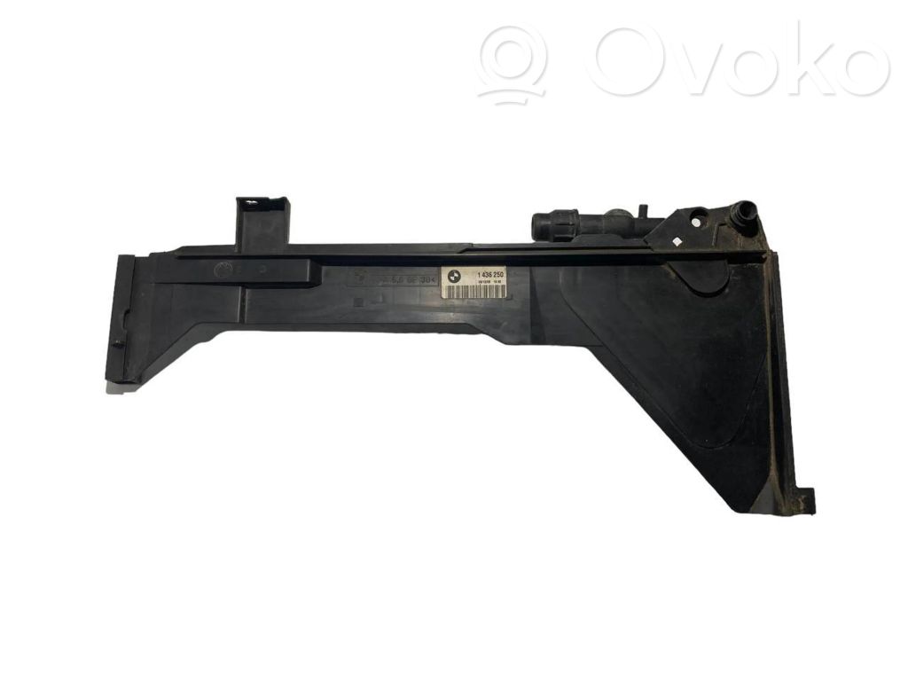 Radiatoru paneļa sānu daļa (televizors)