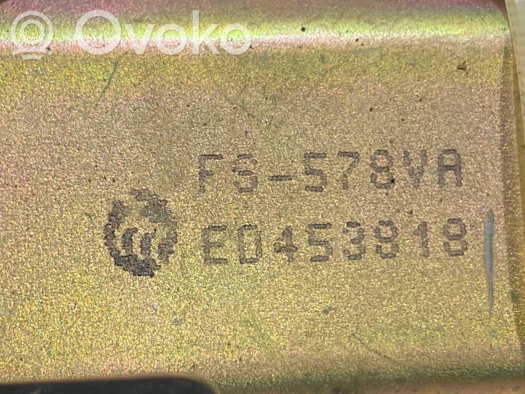 Aizmugurējā pārsega pievilcējs