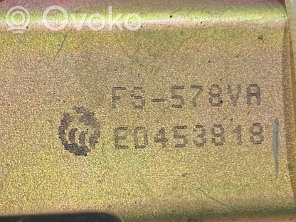 Aizmugurējā pārsega pievilcējs