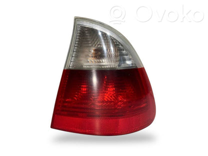 Aizmugurējais lukturis virsbūvē