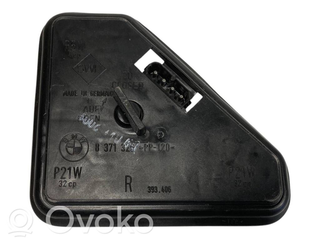 Aizmugures spuldzes vāka turētājs