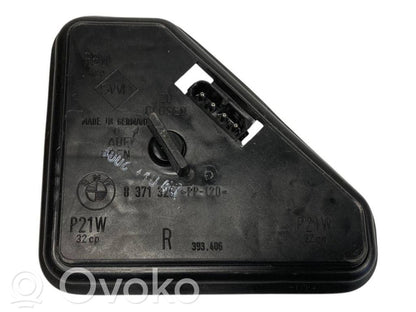 Aizmugures spuldzes vāka turētājs