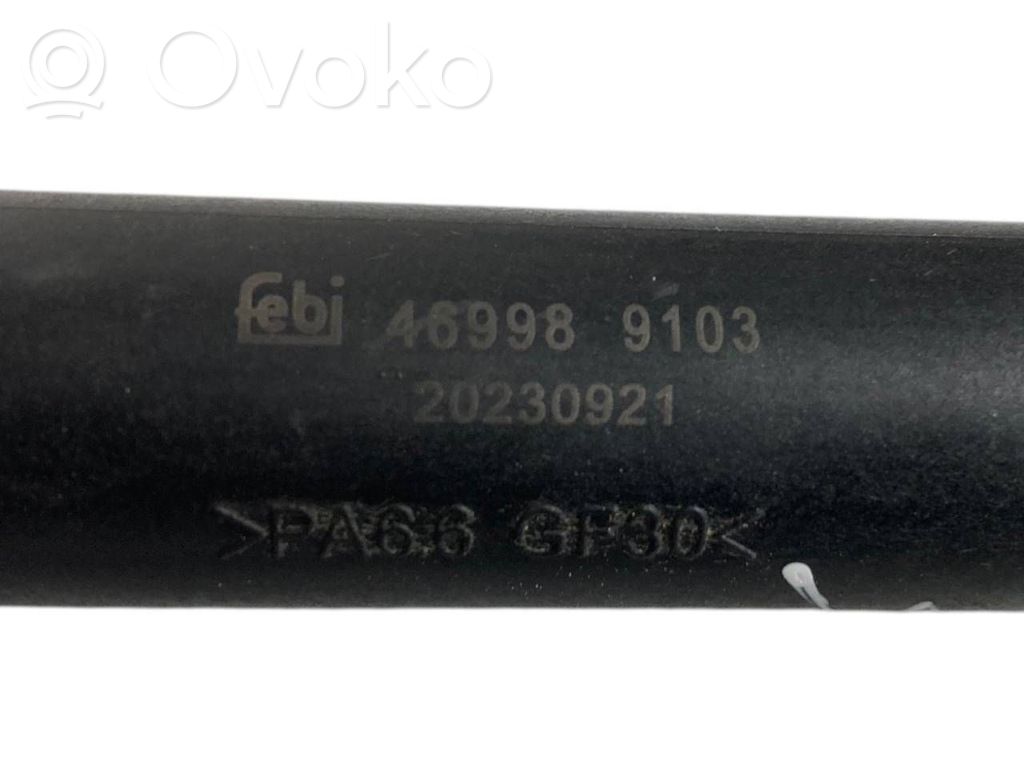 Caurulīte (-es) / šļūtene (-es)