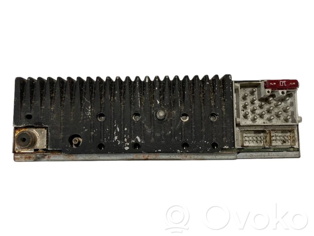 Radio / CD/DVD atskaņotājs / navigācija