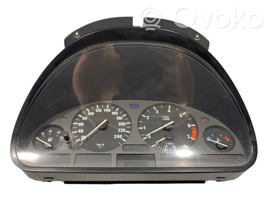 Speedometer (in the instrument panel)