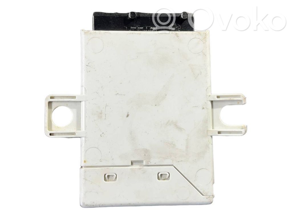 Piekabes āķa vadības bloks