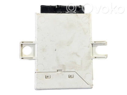 Piekabes āķa vadības bloks