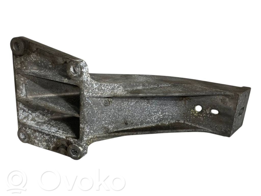 Кронштейн крепления двигателя