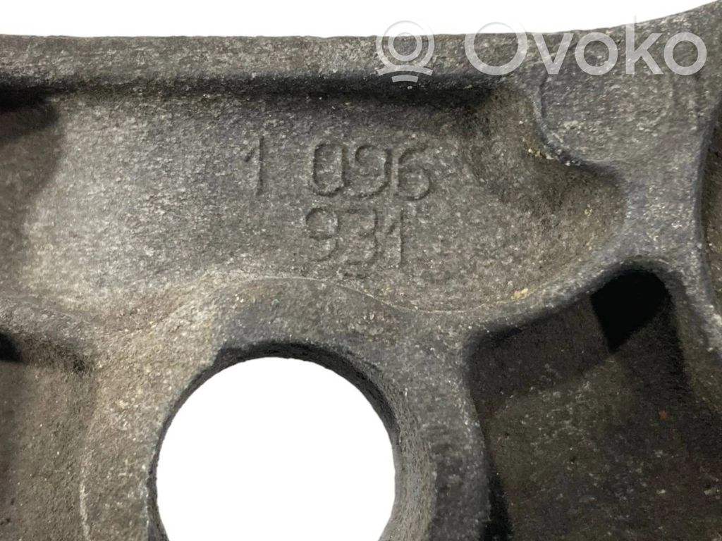 Кронштейн крепления трансмиссии