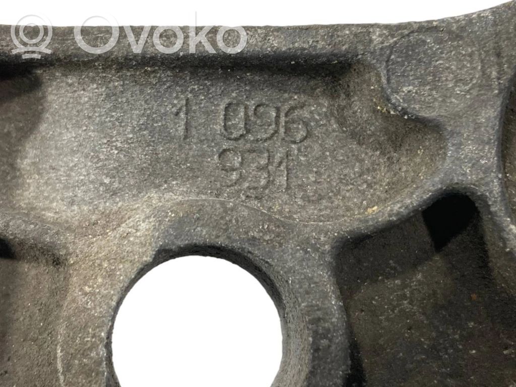 Transmission mounting bracket