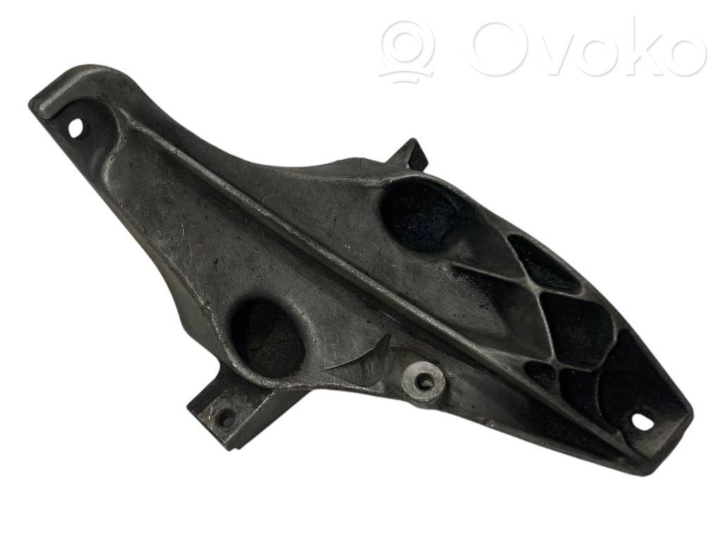 Dzinēja nostiprināšanas stiprinājums-kronšteins