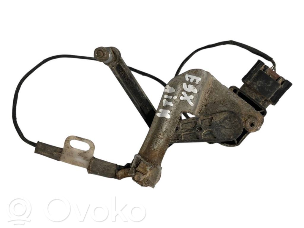 Augstuma sensors (priekšējo lukturu)