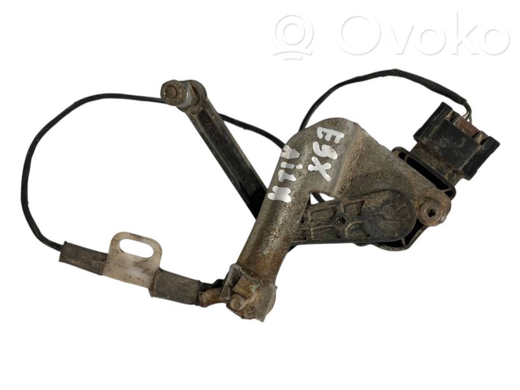 Augstuma sensors (priekšējo lukturu)