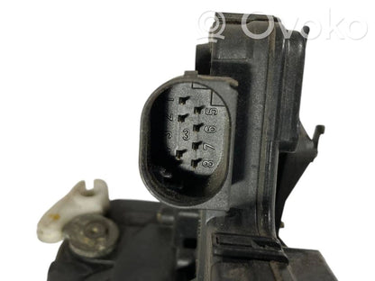 Aizmugurē slēdzene