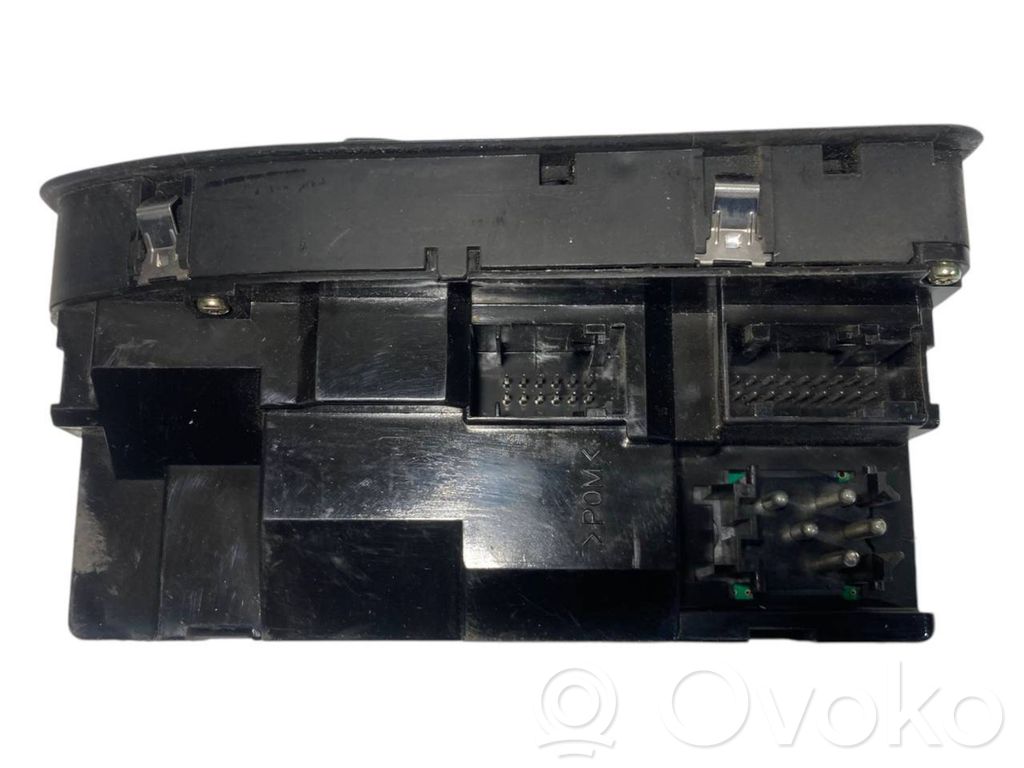 Power window switch