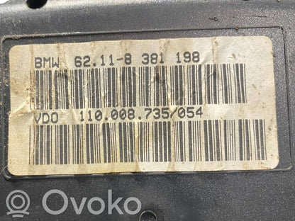 Speedometer (in the instrument panel)