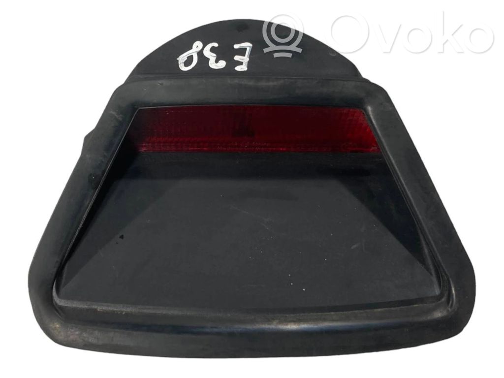 Papildu bremžu signāla lukturis