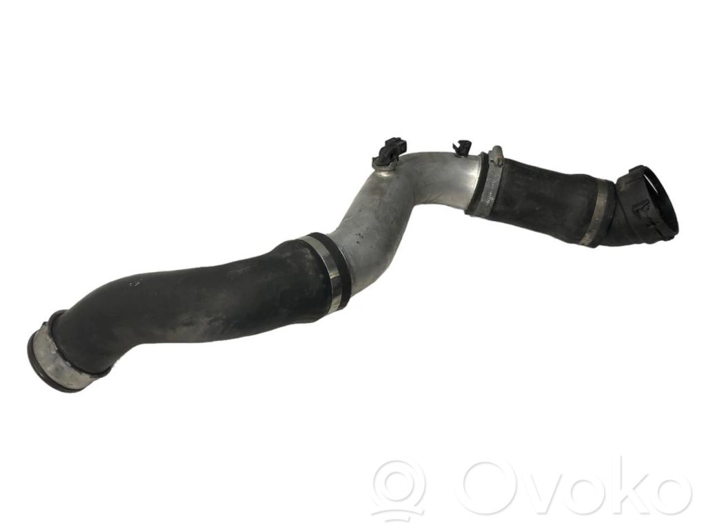 Шланг(и)/труба(ы) интеркулера