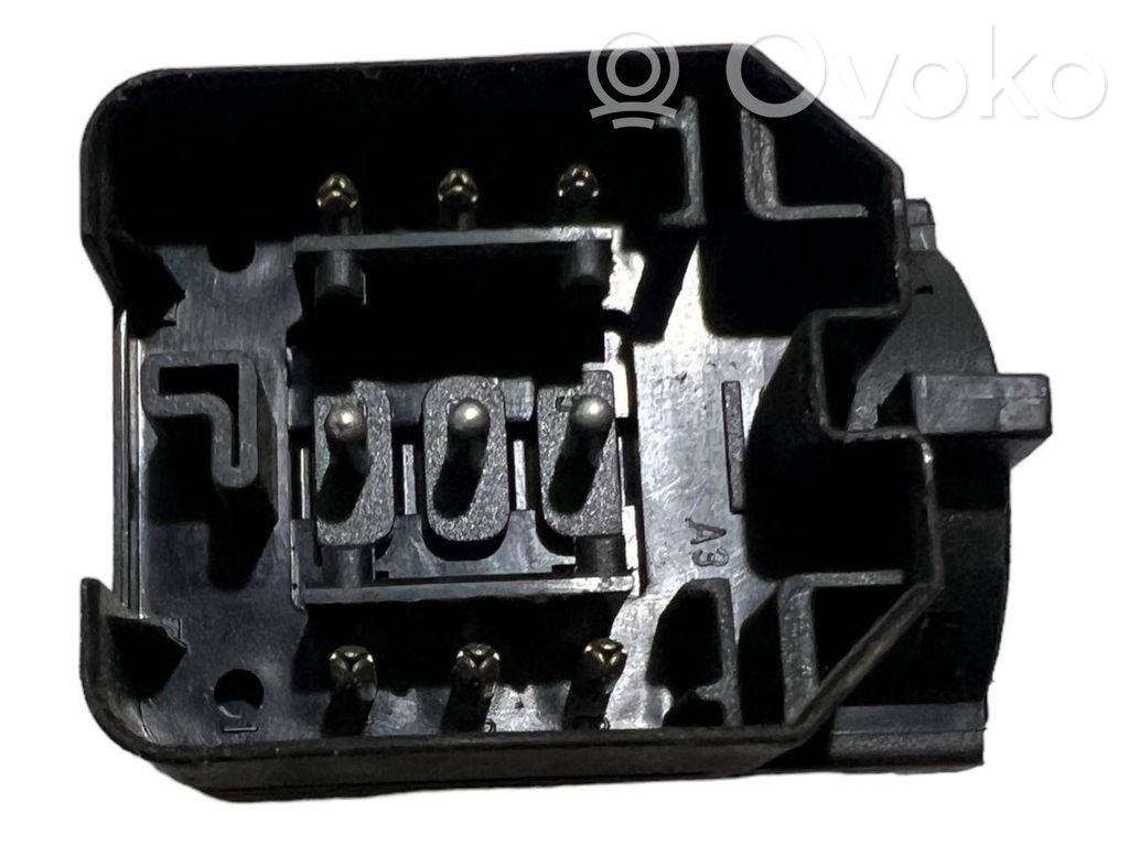 Aizdedzes slēdža kontakti