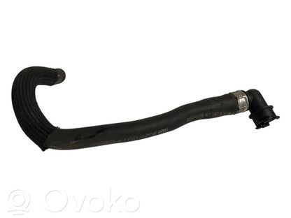 Caurulīte (-es) / šļūtene (-es)