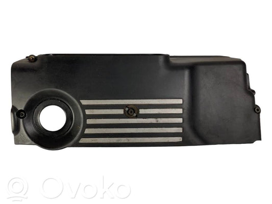 Dzinēja pārsegs (dekoratīva apdare)