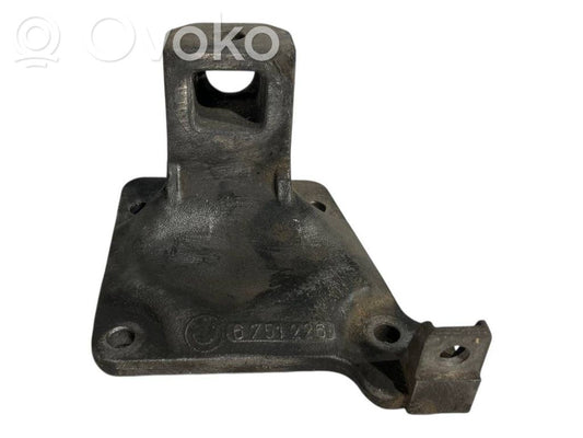 Dzinēja nostiprināšanas stiprinājums-kronšteins