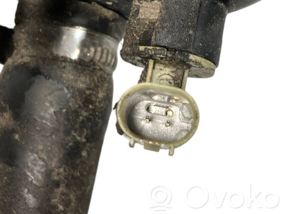 Stūres pastiprinātāja šķidruma tvertne