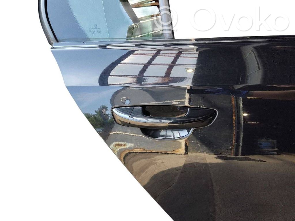 Aizmugurējās durvis