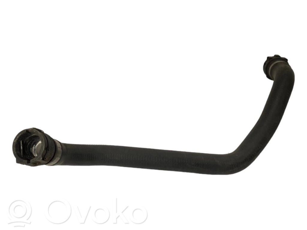 Caurulīte (-es) / šļūtene (-es)