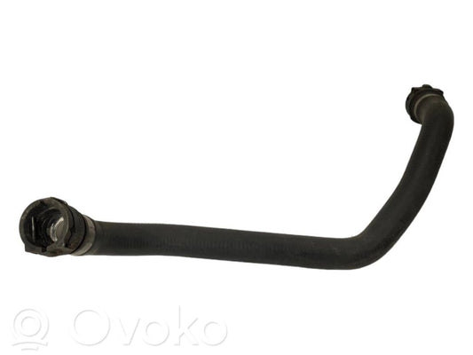 Caurulīte (-es) / šļūtene (-es)