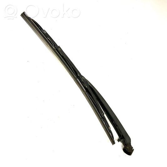 Aizmugurējā loga tīrītāja kājiņa