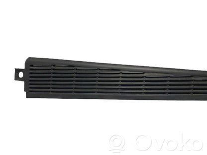 Curtain holder